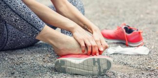 lateral foot pain causing the outside of a womans