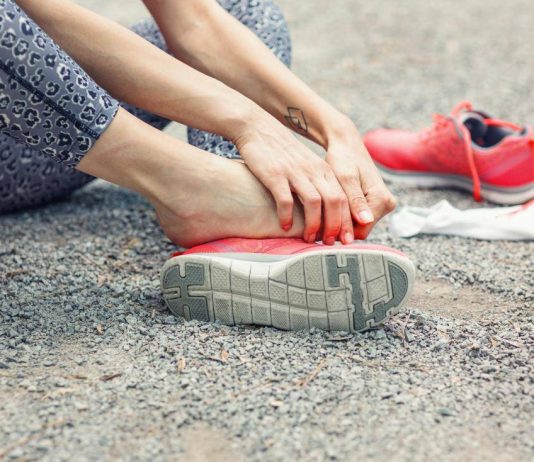 lateral foot pain causing the outside of a womans