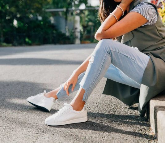Best Walking Shoes for Wide Feet Reviews