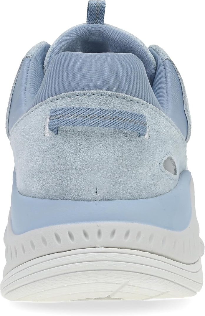 best-walking-shoes-2026-gravity-defyer-vs-dansko